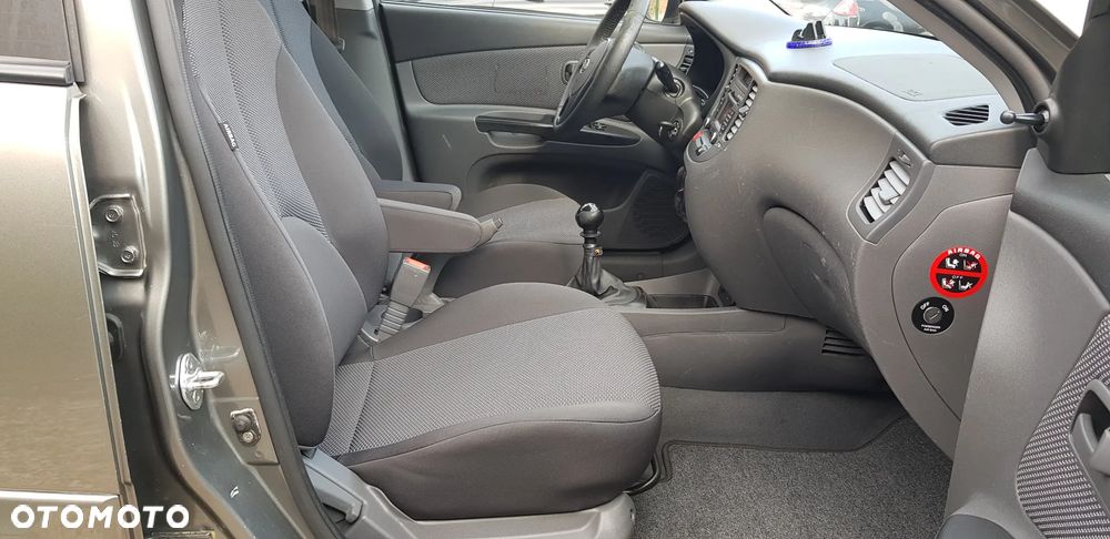 Kia Rio 1.4 Spirit - 11