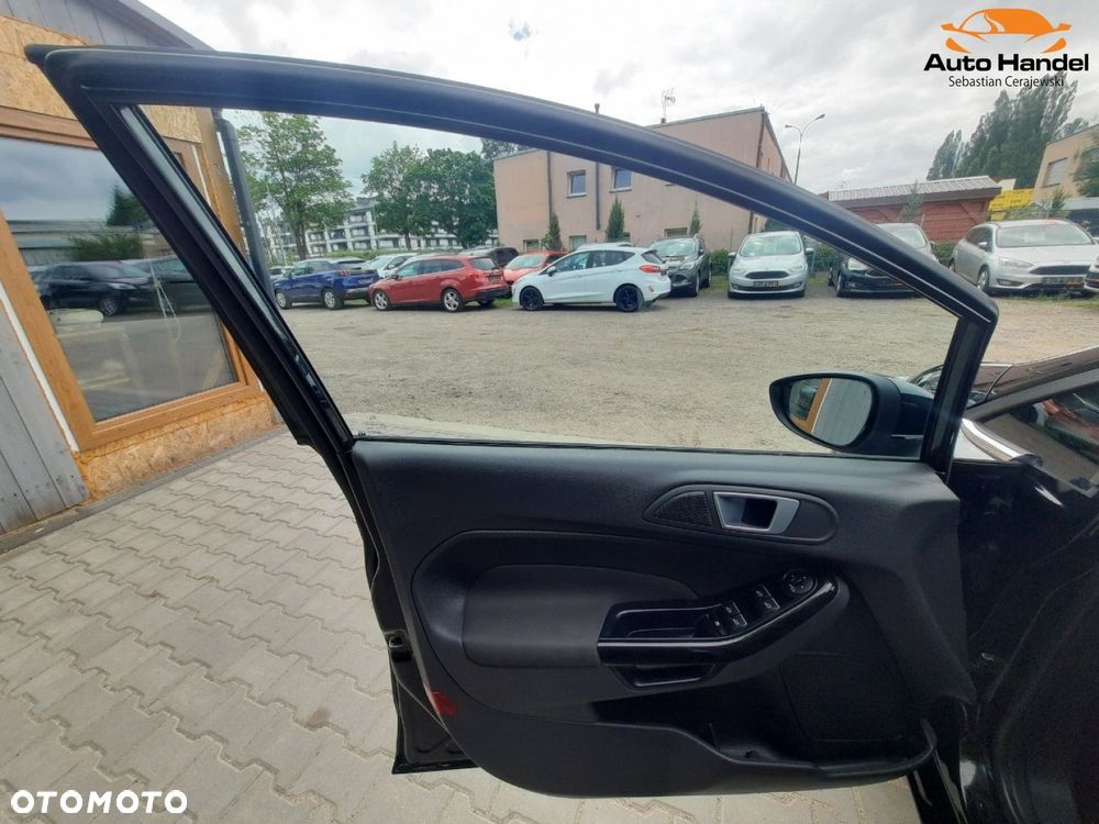 Ford Fiesta 1.0 EcoBoost mHEV Titanium - 34