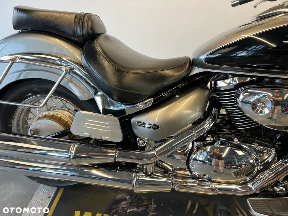Suzuki Intruder - 26