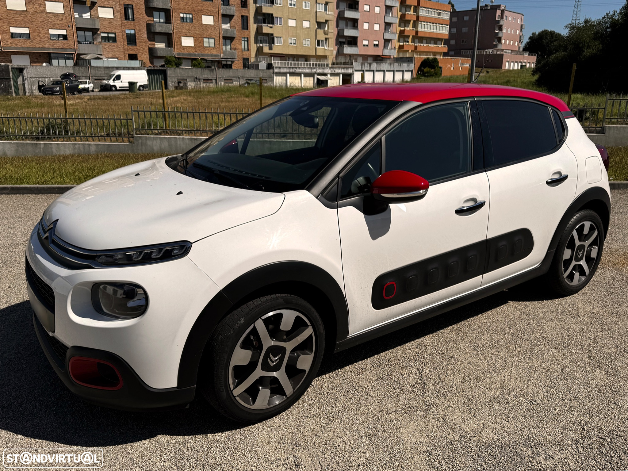 Citroën C3 1.2 PureTech Shine EAT6 - 10