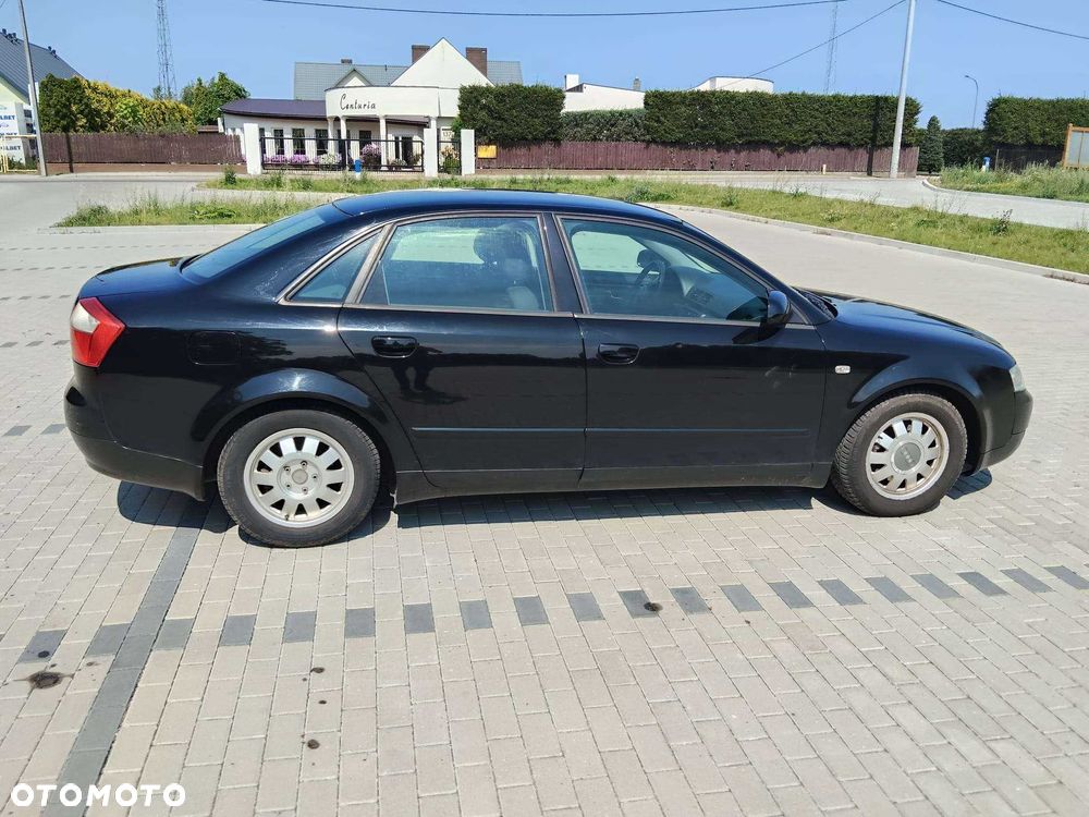 Audi A4 Limousine - 3