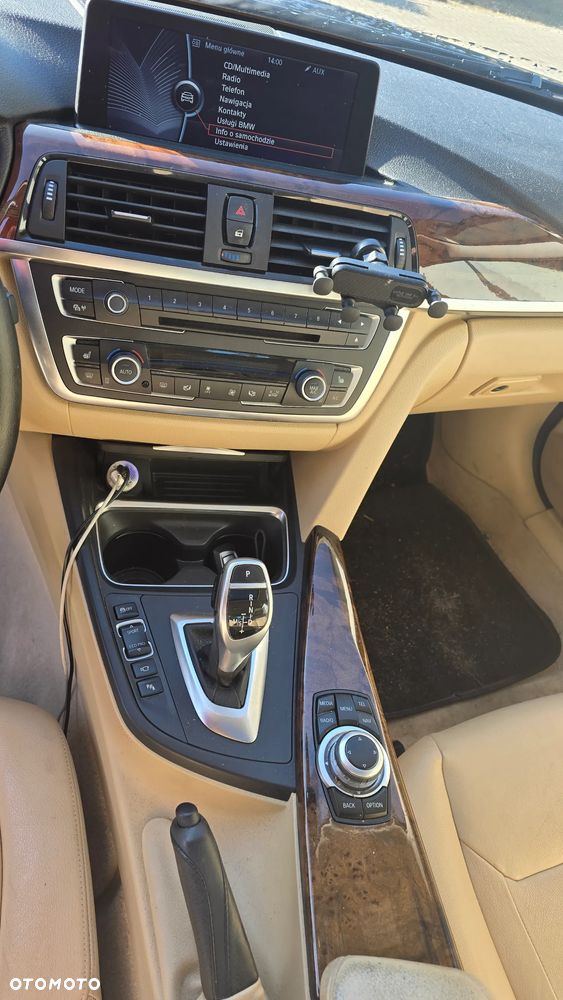 BMW Seria 3 328i Luxury Line - 10