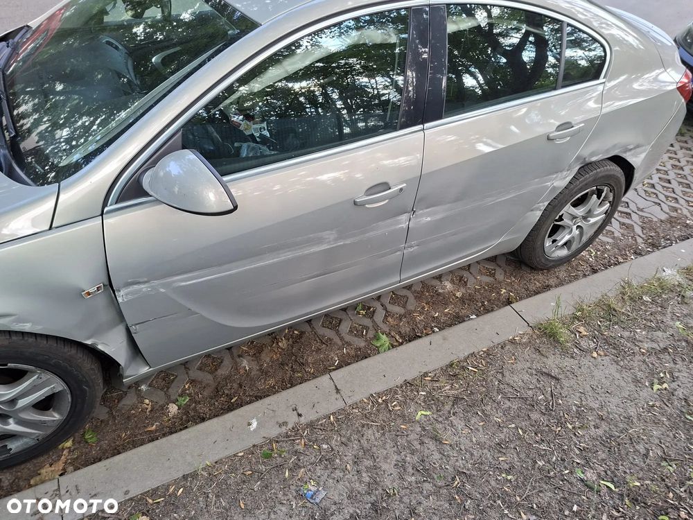 Opel Insignia 1.8 - 10