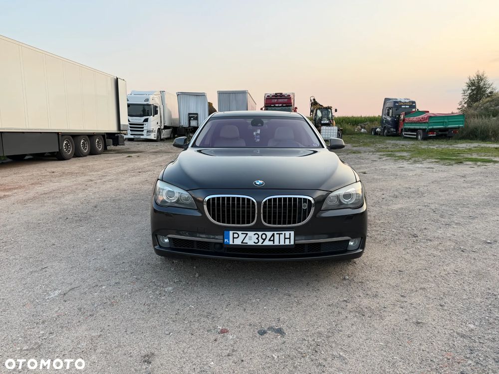 BMW Seria 7 750Li - 8