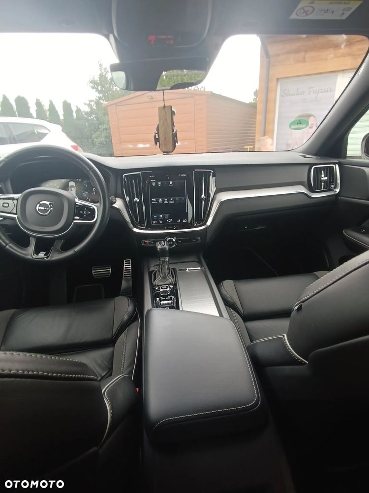 Volvo V60 D4 Geartronic R-Design - 6