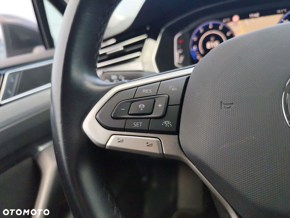 Volkswagen Passat - 21