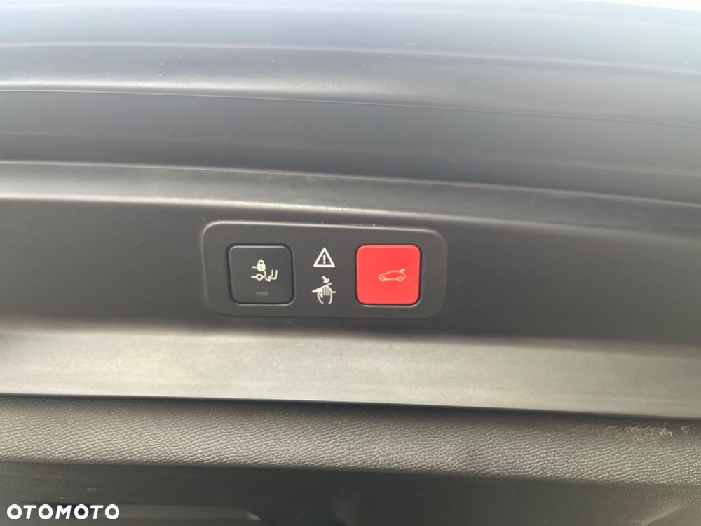 Peugeot 5008 1.6 PureTech Allure S&S EAT8 - 18