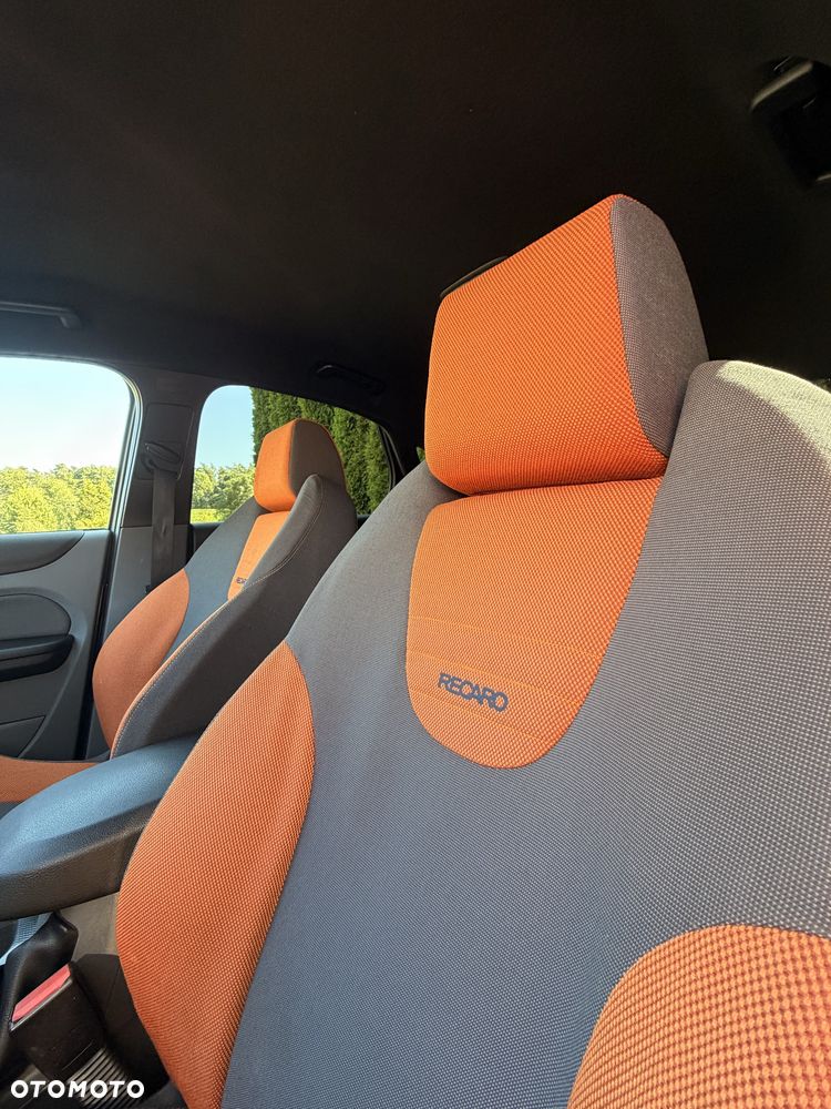 Ford Focus - 8