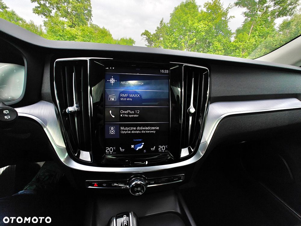 Volvo V60 D4 Geartronic Momentum Pro - 17