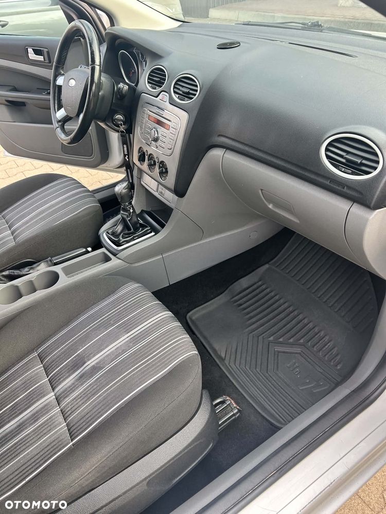Ford Focus 1.6 Ambiente - 20