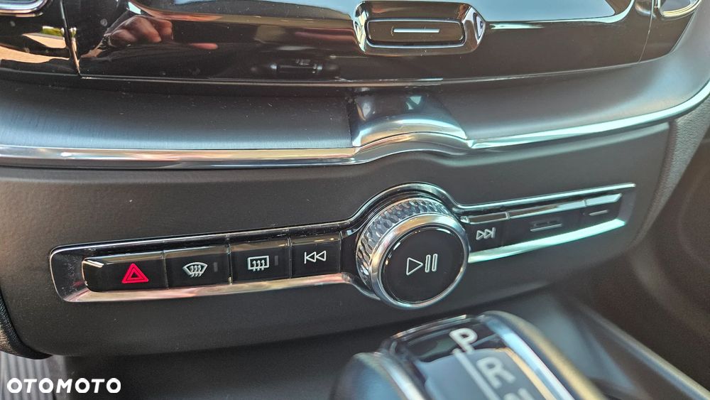 Volvo XC 60 T5 GPF AWD Momentum - 20