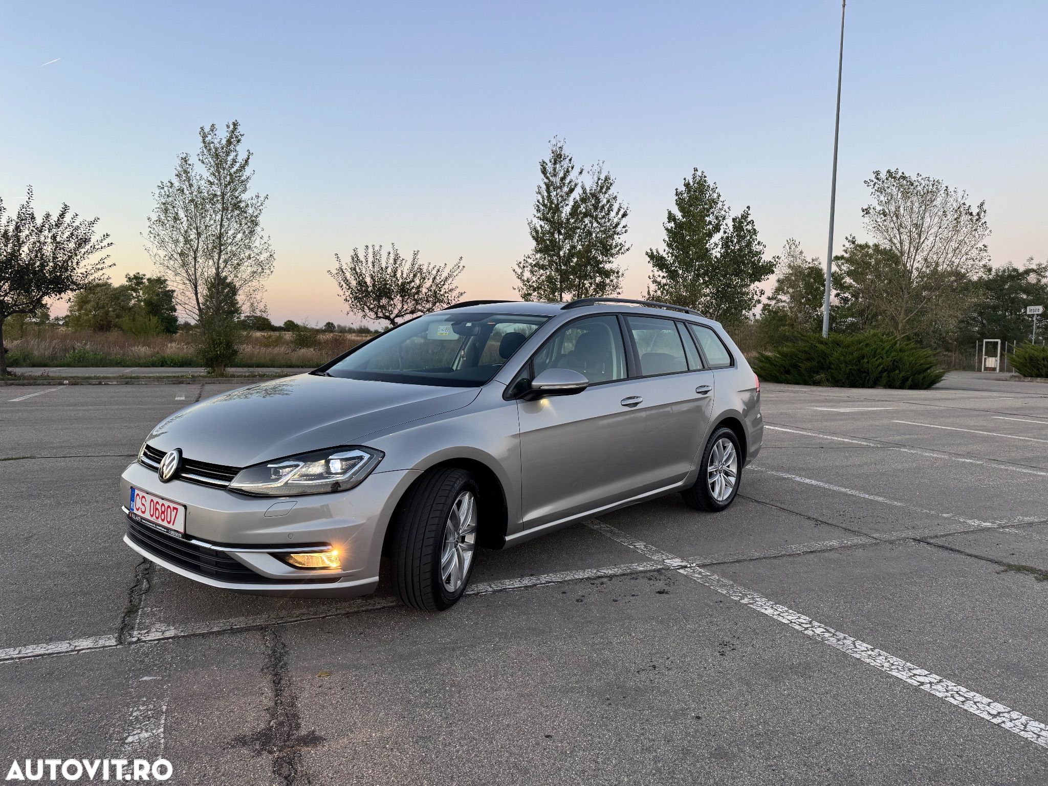 Volkswagen Golf 2.0 BlueTDI DSG Highline - 1