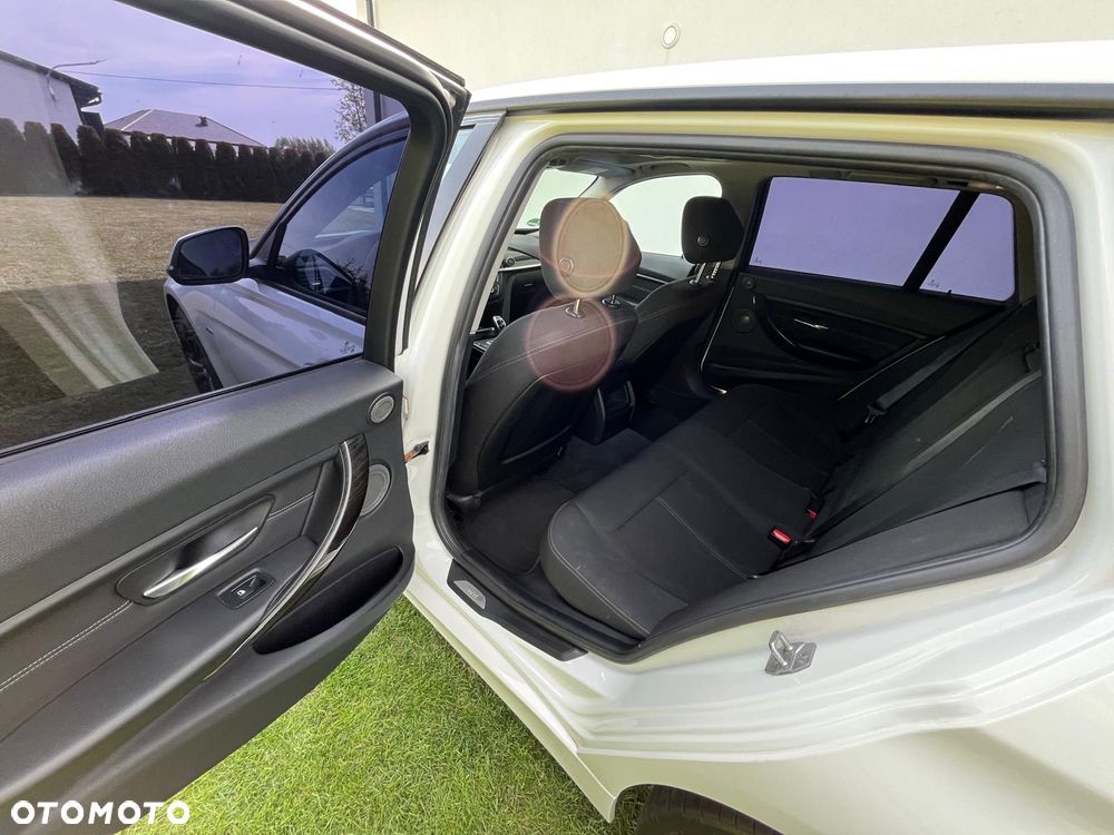 BMW Seria 3 335d Touring xDrive Sport Line - 10
