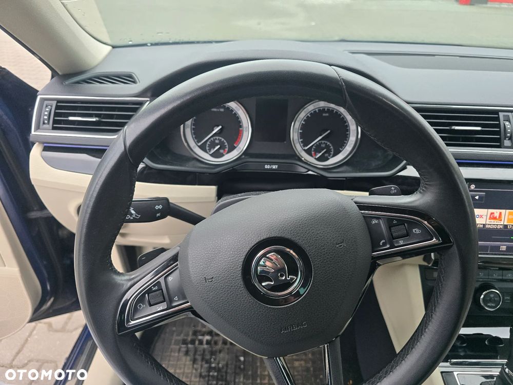 Skoda Superb 2.0 TDI L&K DSG - 28