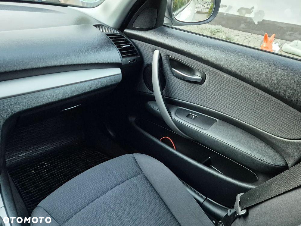 BMW Seria 1 116i - 10