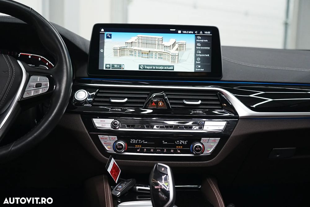 BMW Seria 5 530e Aut. Luxury Line - 25