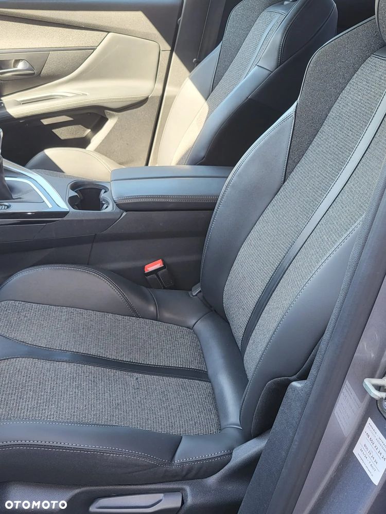 Peugeot 3008 1.2 PureTech GPF Allure S&S - 10