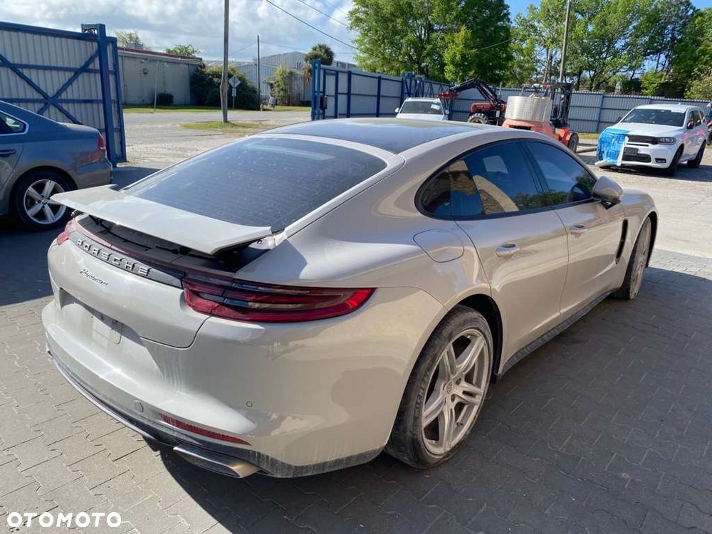 Porsche Panamera 4 Executive - 4