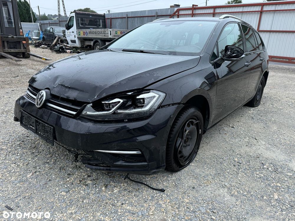 Volkswagen Golf 1.6 TDI SCR DSG Comfortline - 5