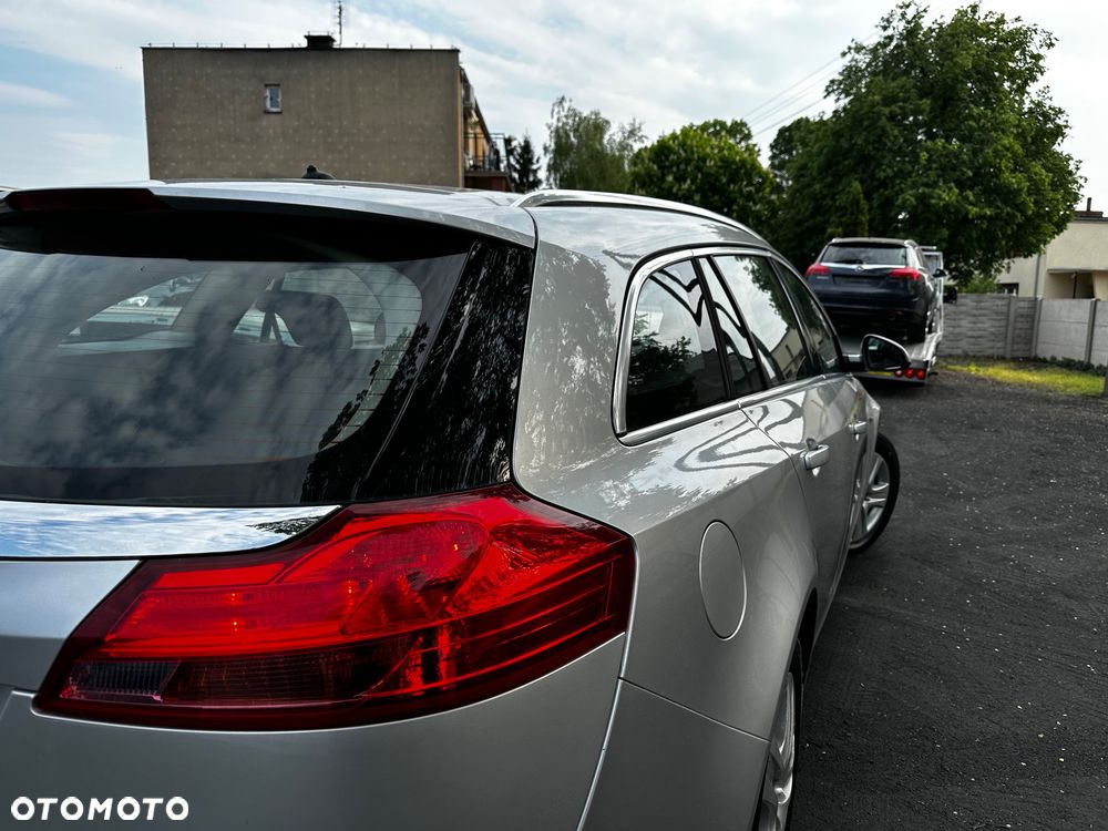 Opel Insignia 1.8 - 9