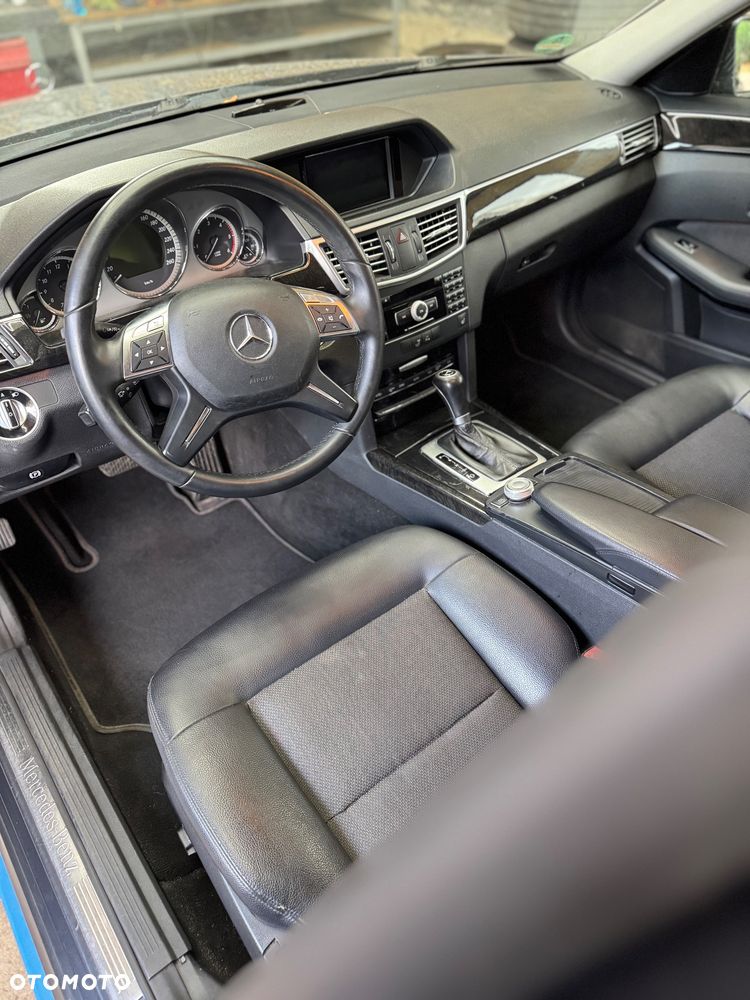 Mercedes-Benz Klasa E 220 BlueTEC 4Matic 7G-TRONIC Avantgarde - 17