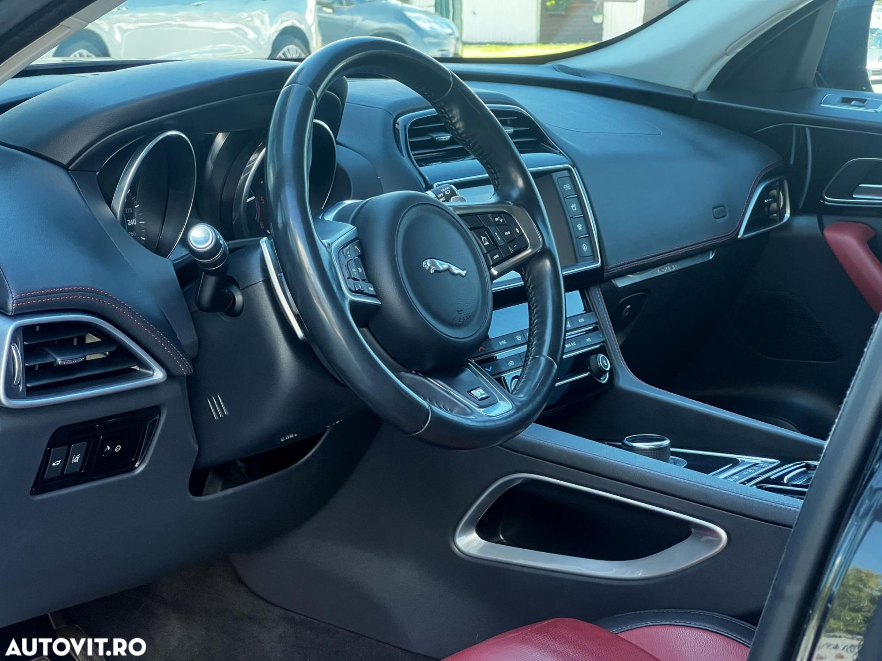 Jaguar F-Pace 20d AWD R-Sport - 10