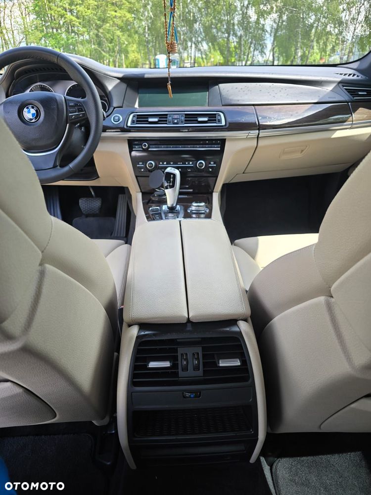BMW Seria 7 740d - 15