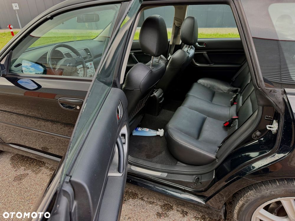 Subaru Legacy 2.0i MT - 11