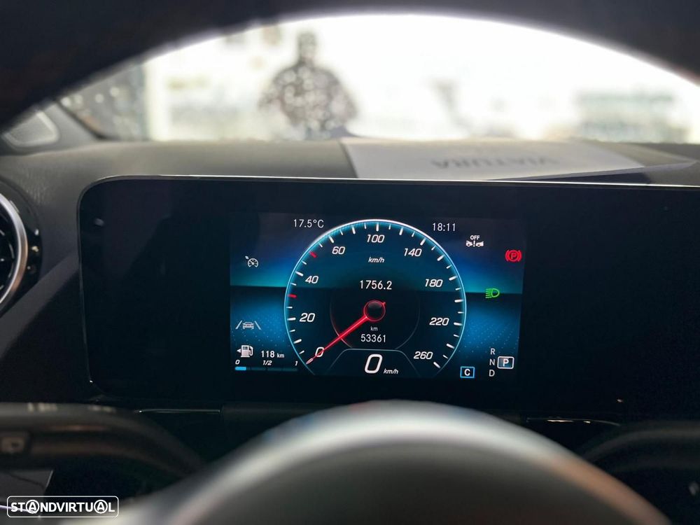 Mercedes-Benz GLA 180 d AMG Line - 8