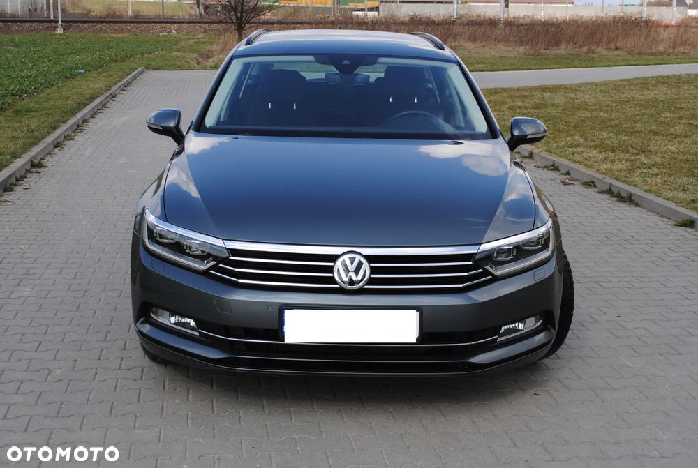 Volkswagen Passat - 2