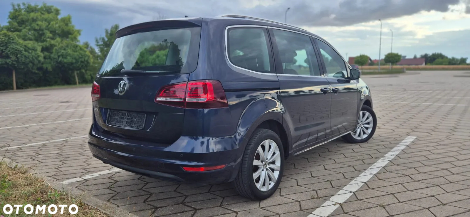 Volkswagen Sharan 2.0 TDI DSG Highline Black Style - 3