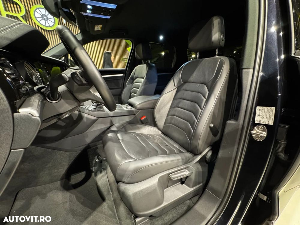 Volkswagen Touareg - 27