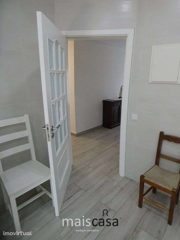 Moradia T3 com Tanque, Terreno e Linha de Água - Grande imagem: 3/22