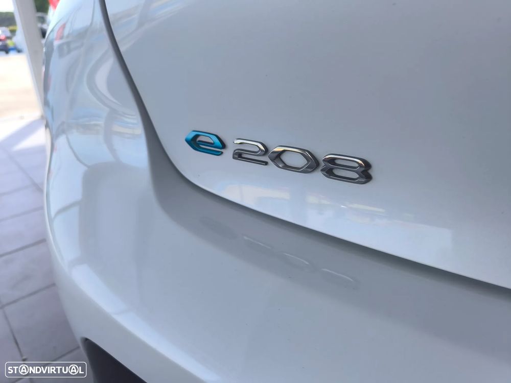 Peugeot e-208 Allure+ - 15
