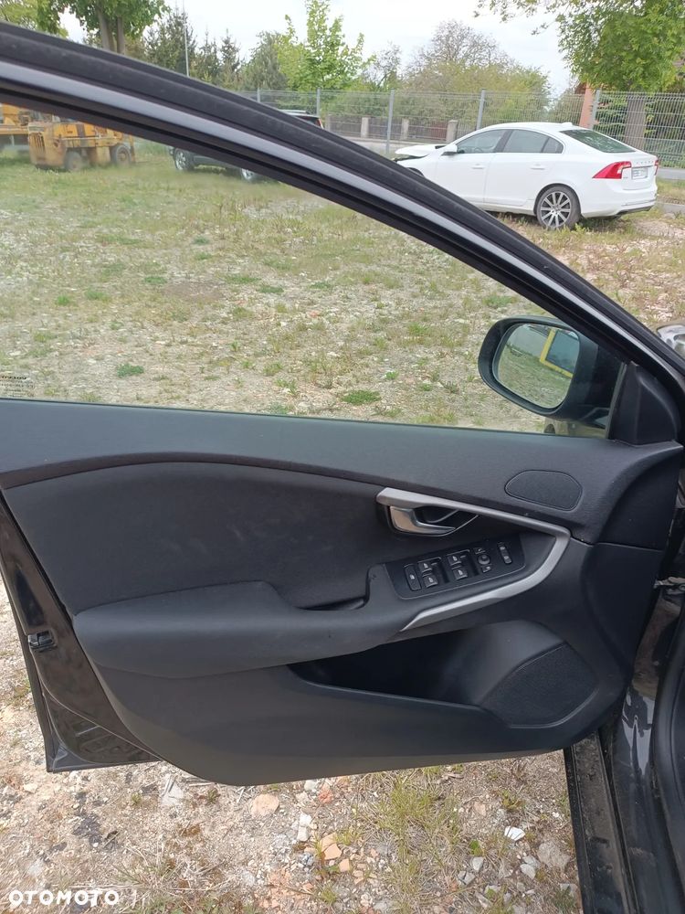 AUTO NA CZĘŚCI -VOLVO V40 NA CZĘŚCI ĆWIARTKA BŁOTNIK POSZYCIE KLAPA ZDERZAK LAKIER 717-46 Dostawa GWARANCJA !!! Ćwiartka Drzwi Podłużnica Wanna Cały na części GWARANCJA !!! Przód Tył Zestaw Komplet Drzwi Klapa Zderzak Błotnik Maska Grill Atrapa Szyba Pas Lampa Lusterko Boczki Fotel Kanapa Kokpit Deska Rozdzielcza Przełącznik Włącznik Sterownik Przewody Wiązka Instalacja Moduł Komputer Czujnik Listwa Pompa Alternator Wtryski Głowica Rozrusznik Kompresor Sprzęgło Dwumas Silnik Skrzynia ABS Klimatyzacji Paliwa Wspomagania Kolektor Turbina Przepustnica Zawór Chłodnica Koło Hak Belka Sanki Zawieszenie Mcpherson Półoś Amortyzator Wydech Tłumik Zacisk Most - 12