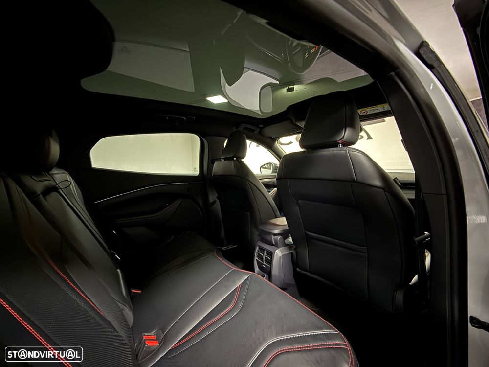 Ford Mustang Mach-E Alargada AWD - 26
