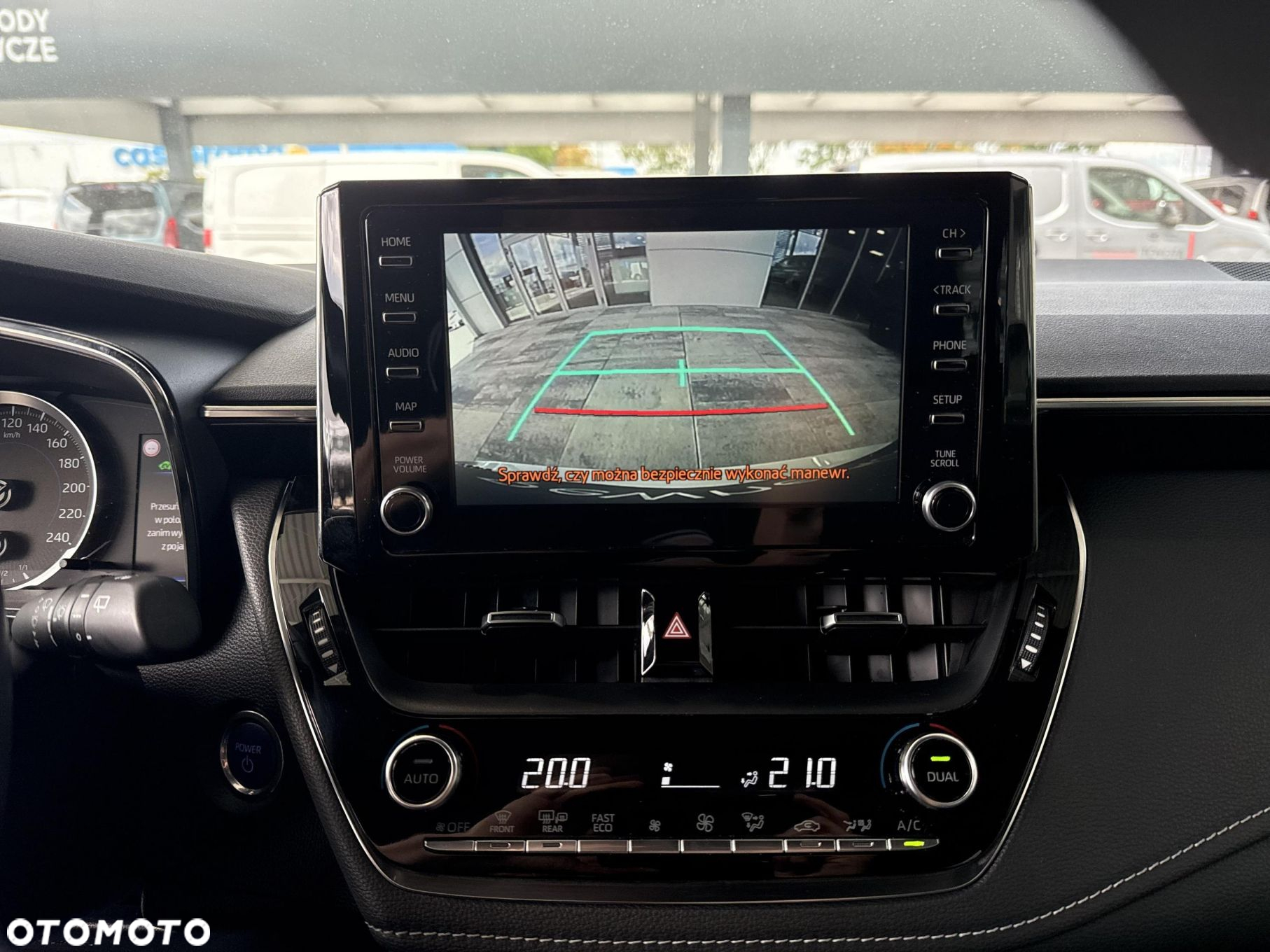 Toyota Corolla 1.8 Hybrid Comfort - 18