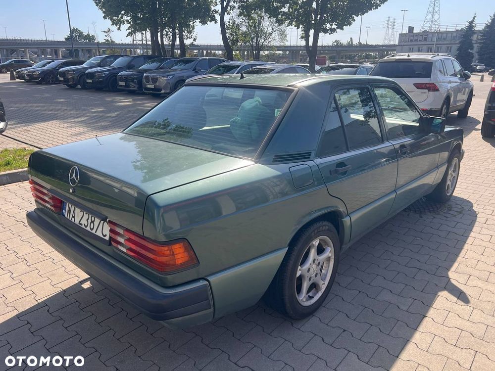 Mercedes-Benz W201 (190) - 4
