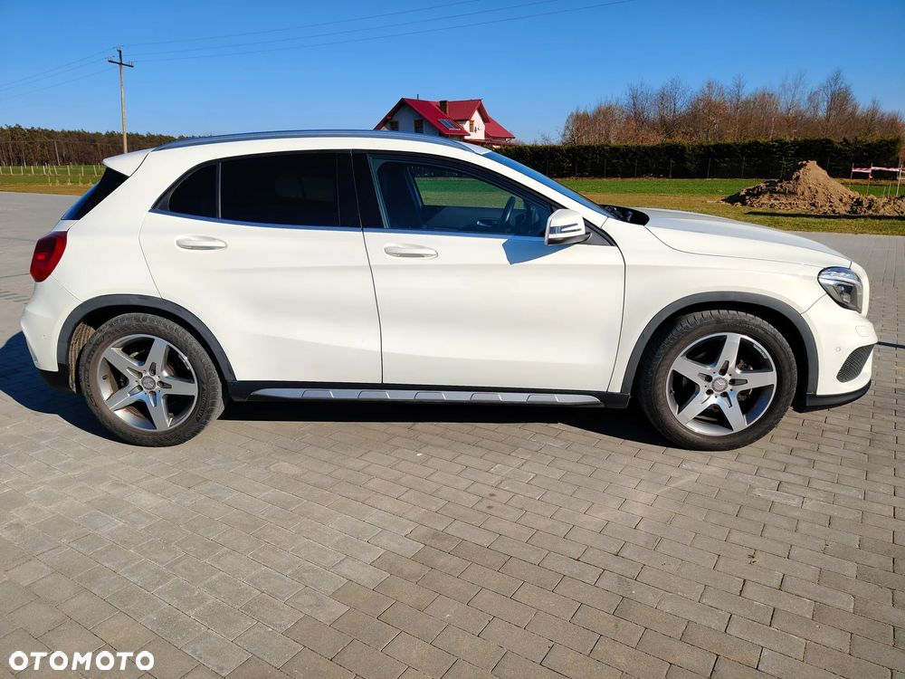 Mercedes-Benz GLA 200 - 3