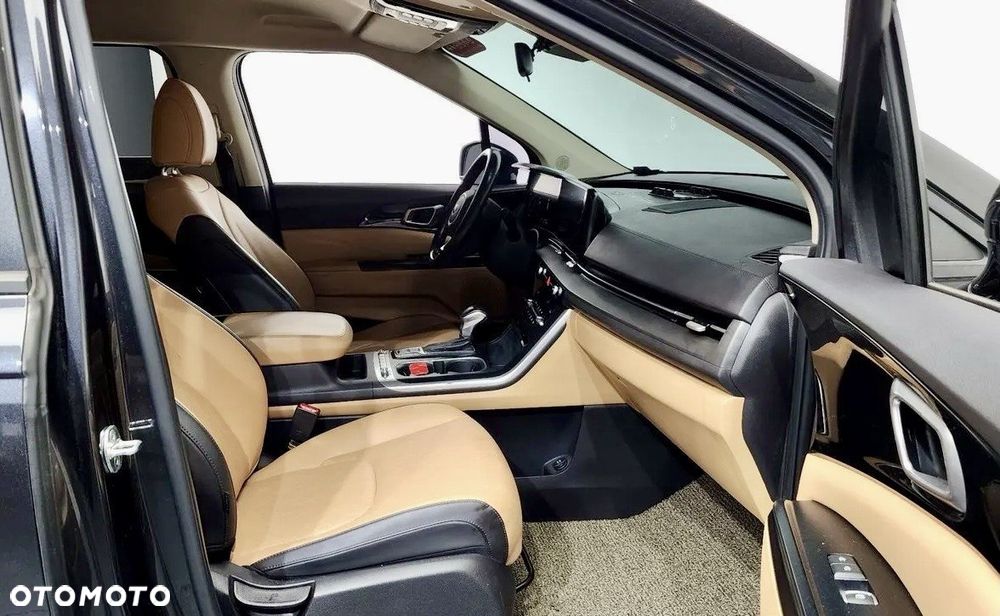 Kia Carnival - 7