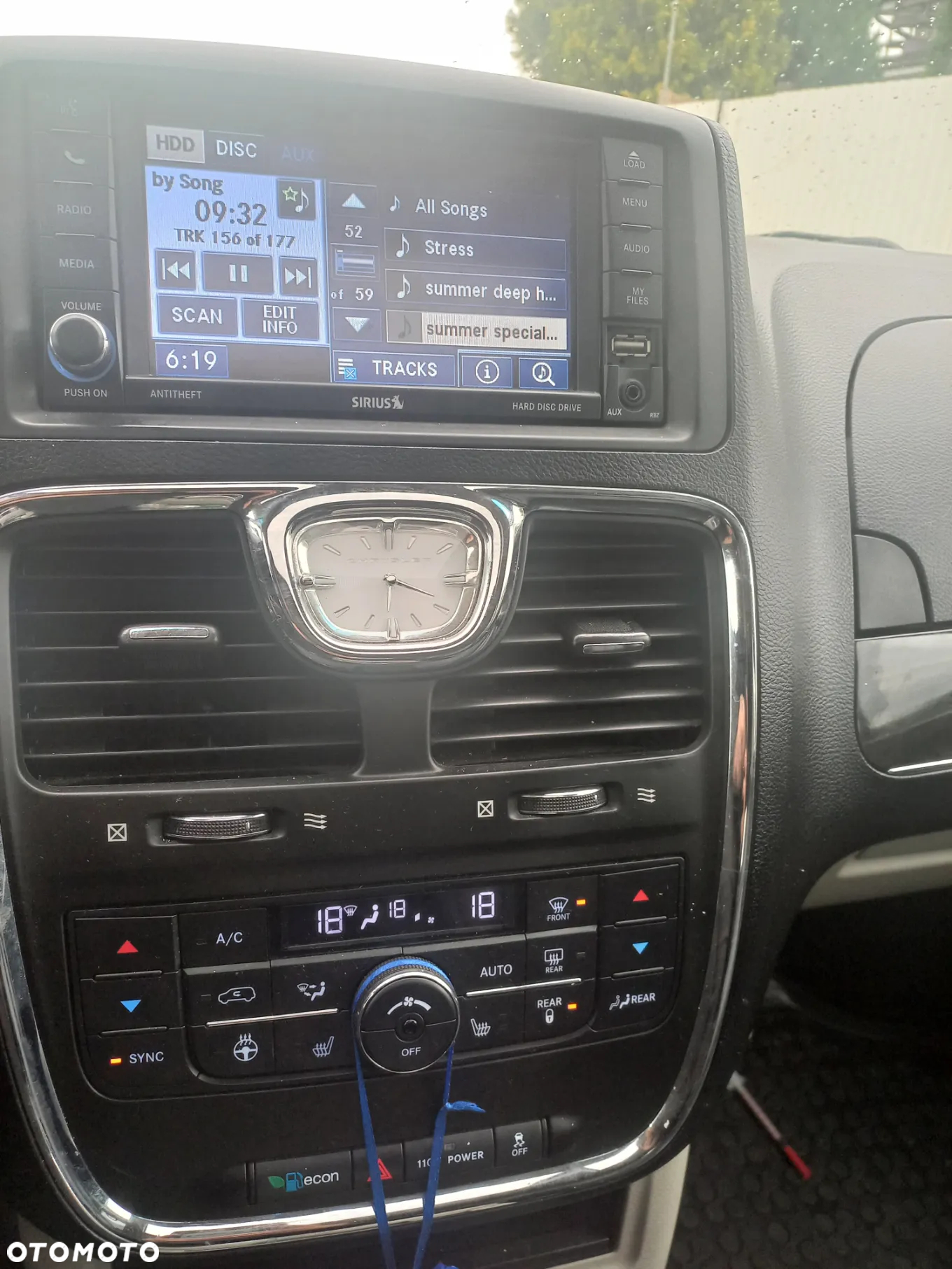 Chrysler Town & Country 3.6 Limited - 12