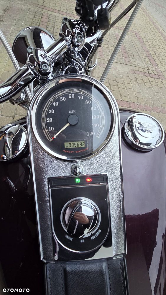 Harley-Davidson Softail Custom - 4