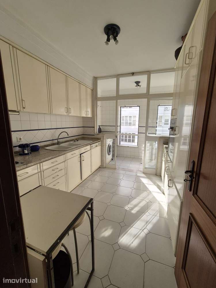 Arrendamento de apartamento T4 em Celas, junto aos CHUC, IPO - Grande imagem: 4/26