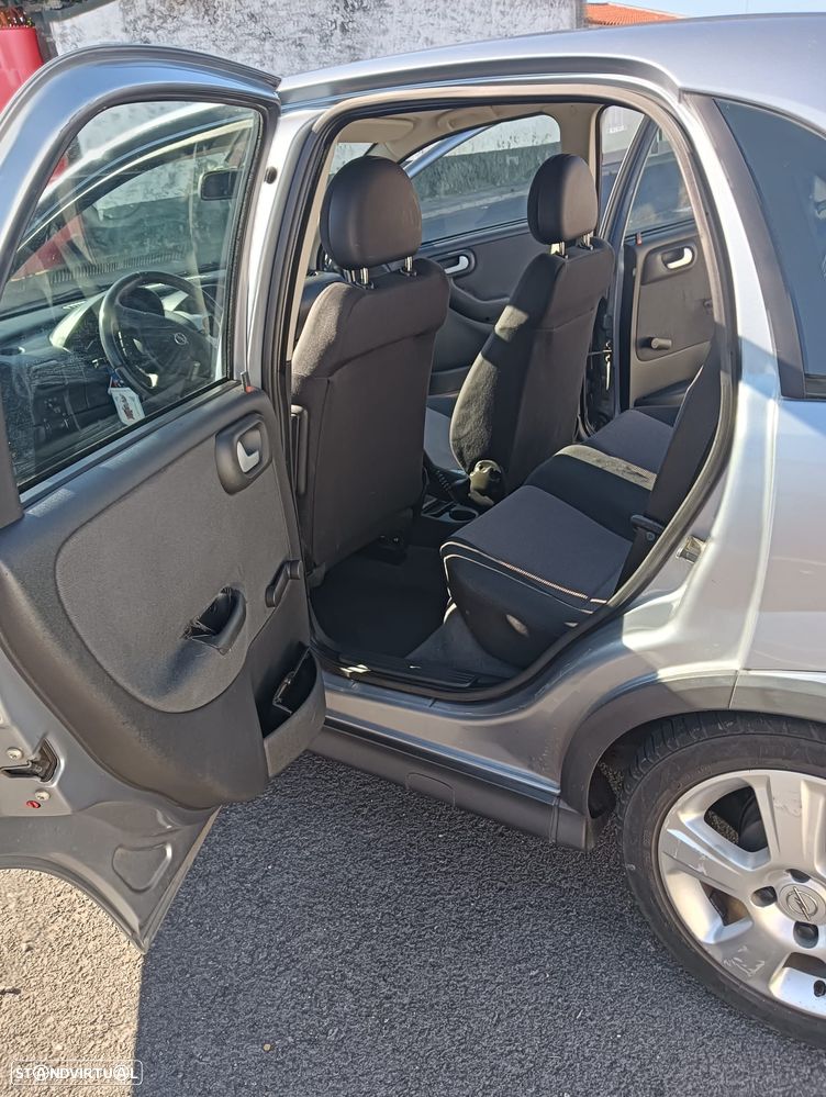 Opel Corsa 1.2 16V Enjoy - 3