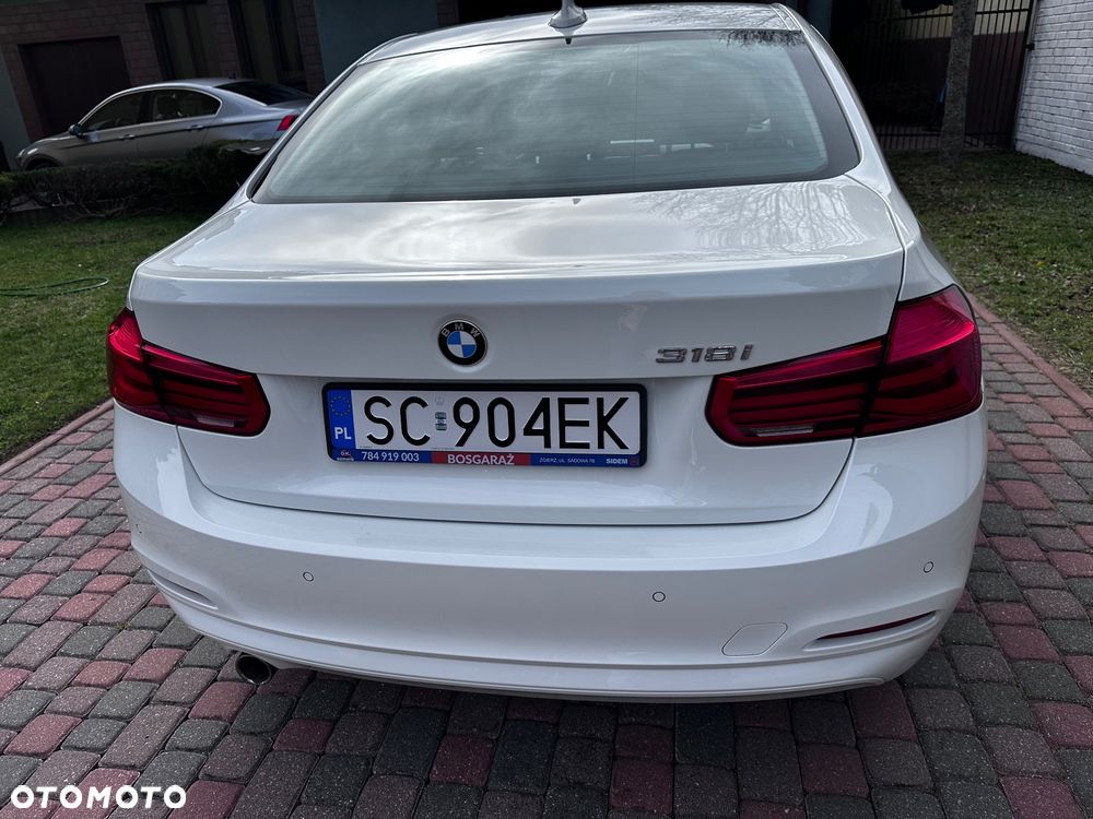 BMW Seria 3 318i - 9