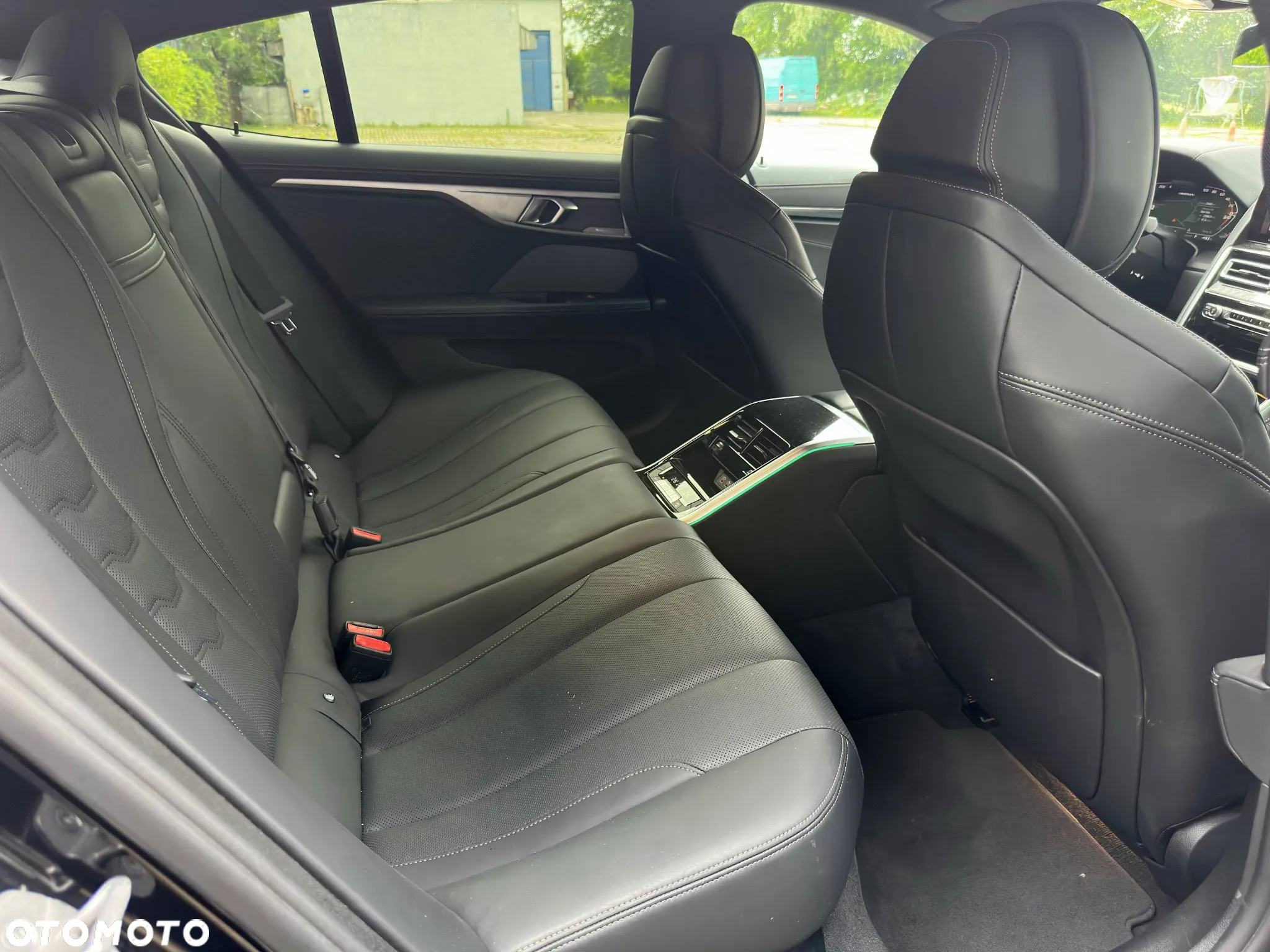 BMW Seria 8 M850i xDrive - 14