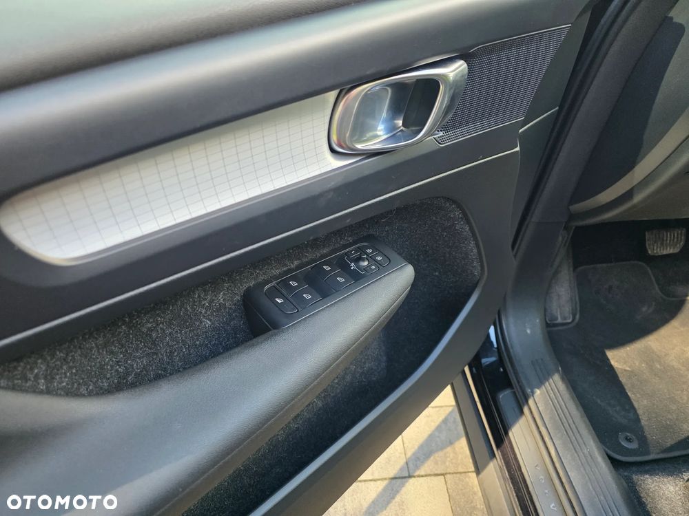 Volvo XC 40 T3 Geartronic Momentum - 15