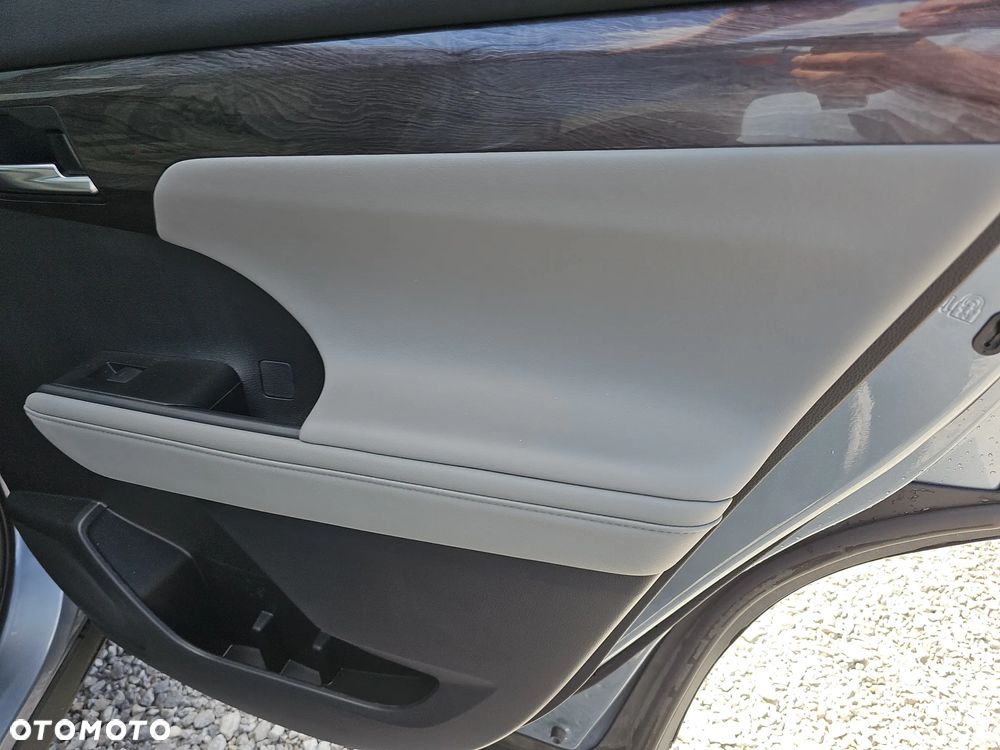 Toyota Highlander 2.5 Hybrid Executive - 23
