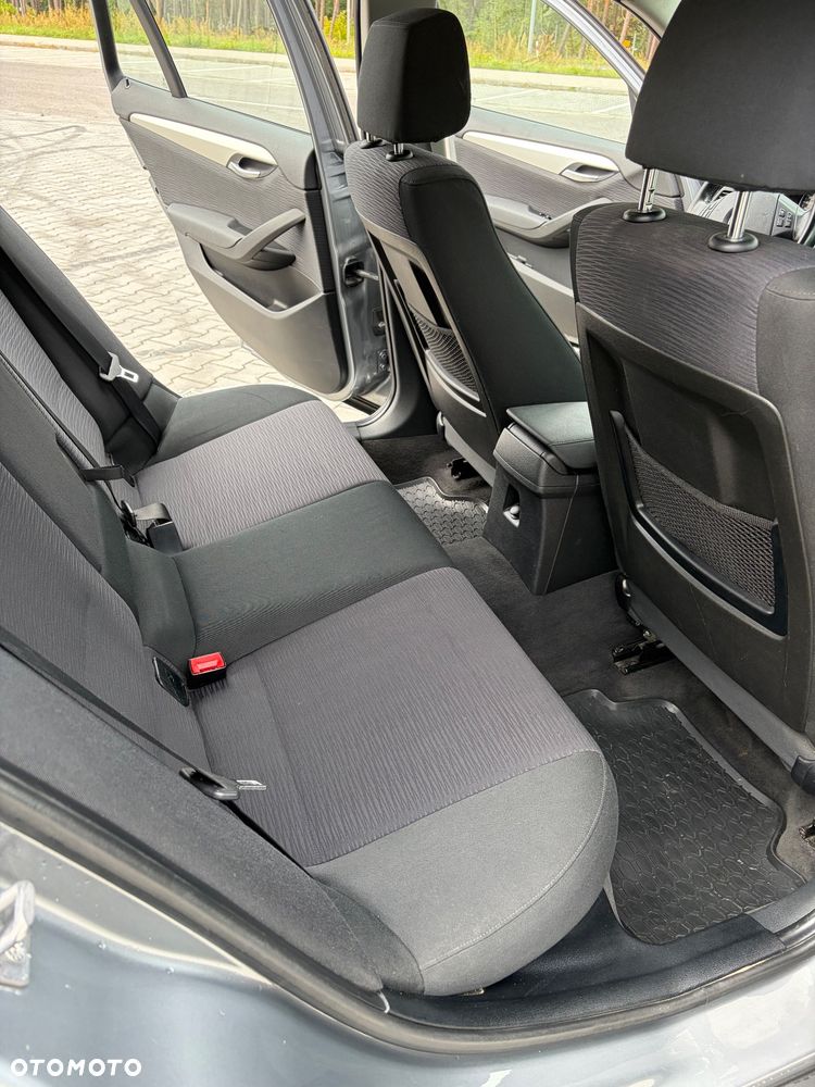BMW X1 sDrive18d - 14