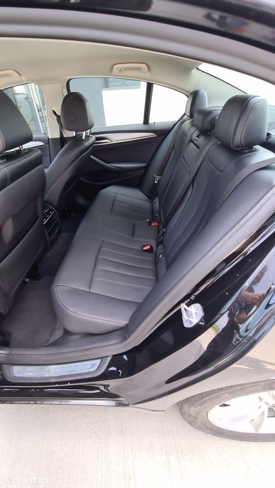 BMW Seria 5 520d xDrive AT - 14